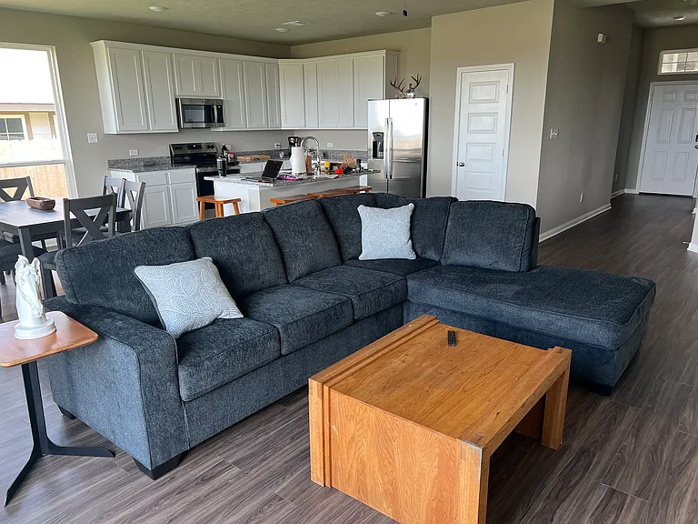 2209 Suzy Ct — Photo 4