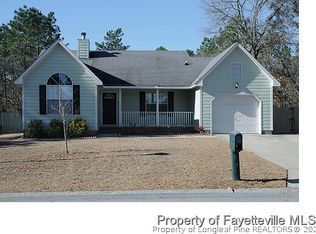 127 Twelve Oaks Rd, Raeford, NC 28376