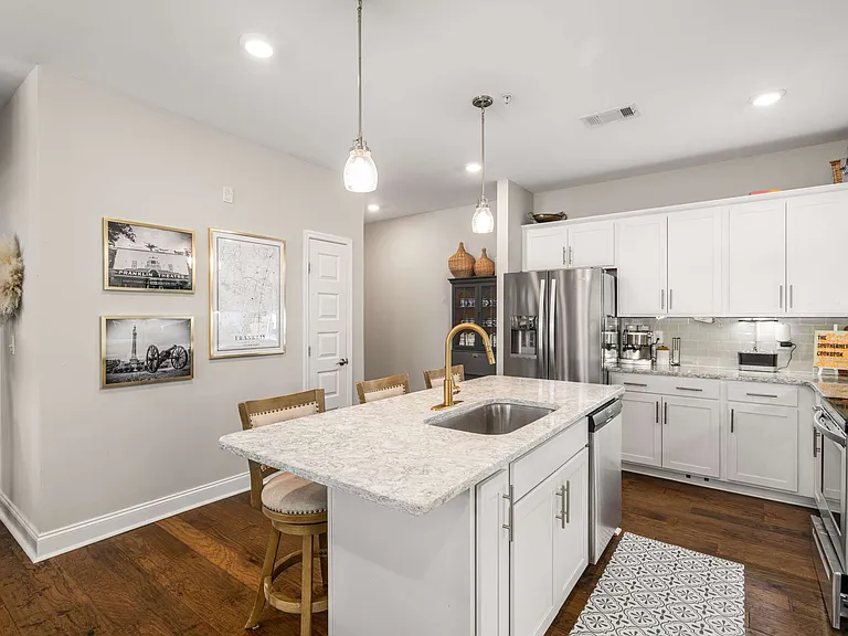 900 Vintage Green Ln #104 — Photo 7