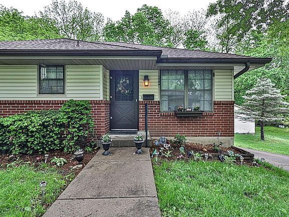 3rd image of 804-A/B Citadel Dr