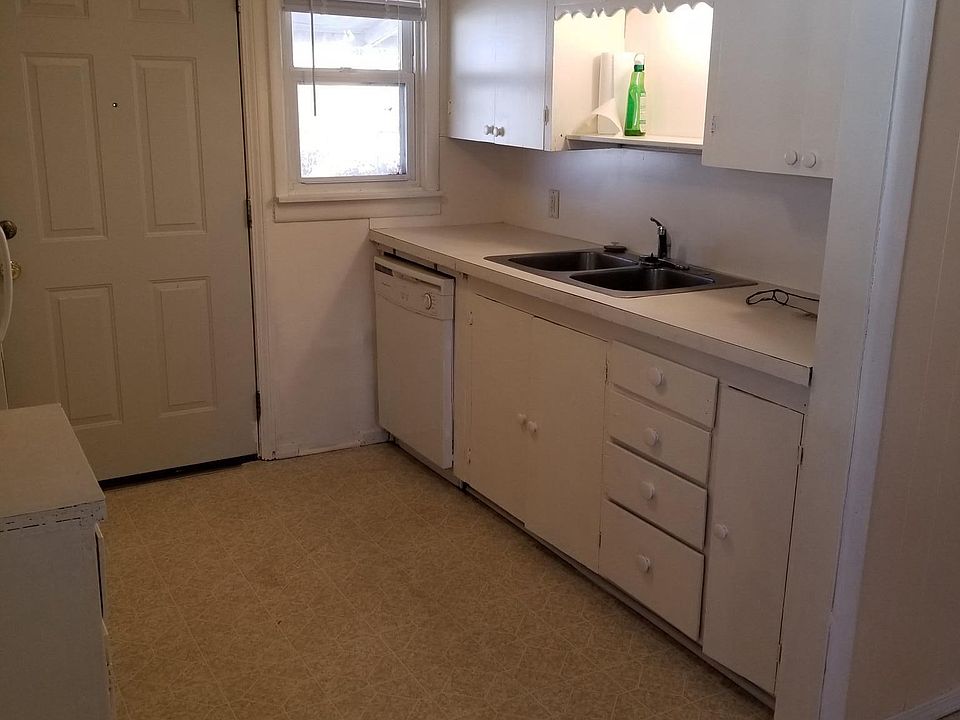 2nd image of 2437 S Phoenix Ave