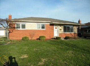 34070 Coachwood Dr, Sterling Heights, MI 48312