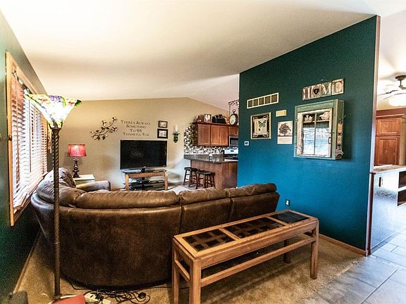 4th image of 9409 Olcott Ave