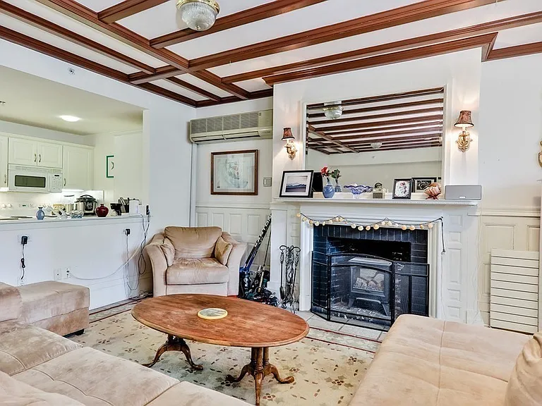 17 Bay State Rd #G — Photo 3