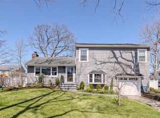 225 Toronto Ave, Massapequa, NY 11758