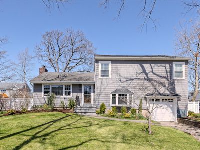 225 Toronto Avenue, Massapequa, NY, 11758