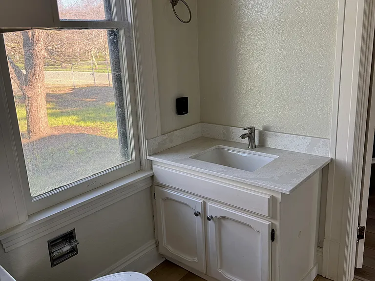 9151 Campbell Rd — Photo 32
