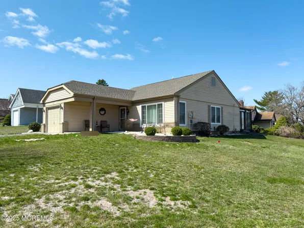 2 Sandhurst Street, Manchester, NJ 08759
