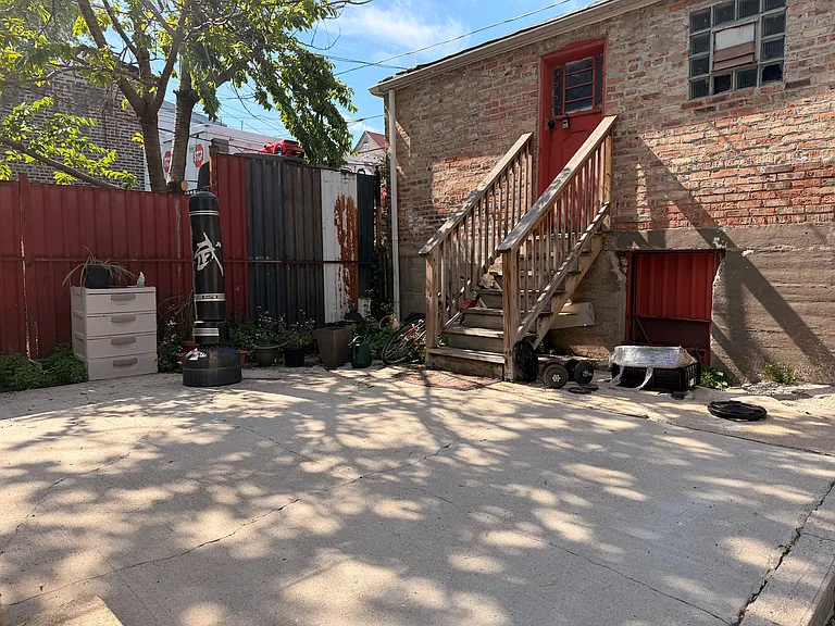 1716 W 19th St — Photo 11
