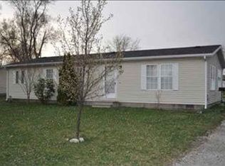 207 E Maple St, Millersburg, IN 46543