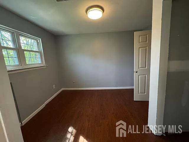 332 College Dr — Photo 10