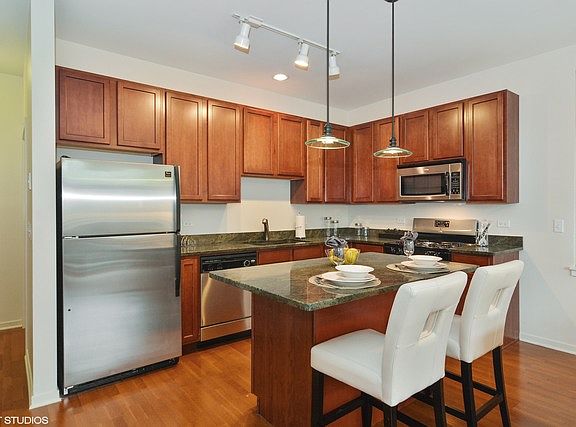 4th image of 2923 N Clybourn Ave Unit 203