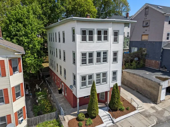 31 Chrome St, Worcester, MA 01604