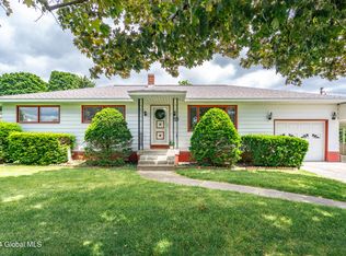 137 Middletown Rd, Waterford, NY 12188