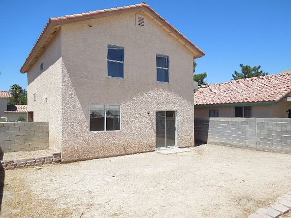 4th image of 560 River Bed St