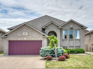 187 Rockhaven Dr, Lakeshore, ON N9K 1E9