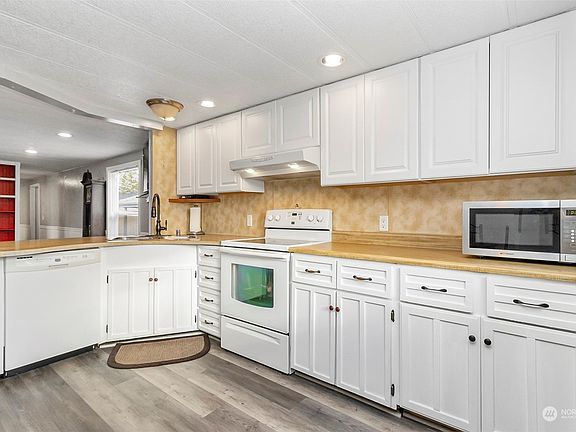 3rd image of 5001 180th Street SW #28