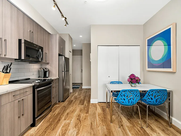 595 Pandora Ave #303 — Photo 9