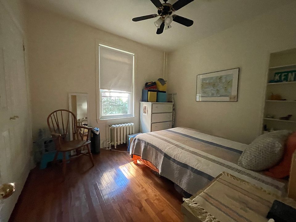 2nd image of 4224 Chester Ave #41B