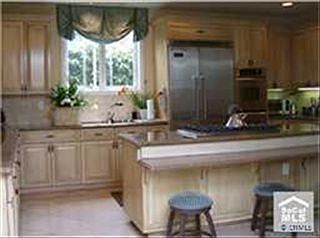 3rd image of 326 Narcissus Ave