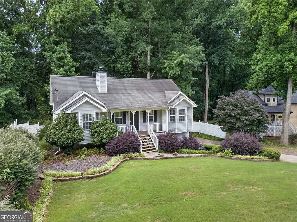 3 bed, 2.0 bath, 1176 sqft, $1,950 — Photo 3