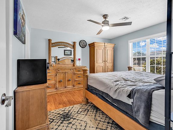 5th image of 4220 Bradford Circle