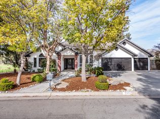 9364 N Valley Green Dr, Fresno, CA 93720