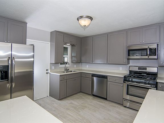 5th image of 823 Lura Ave