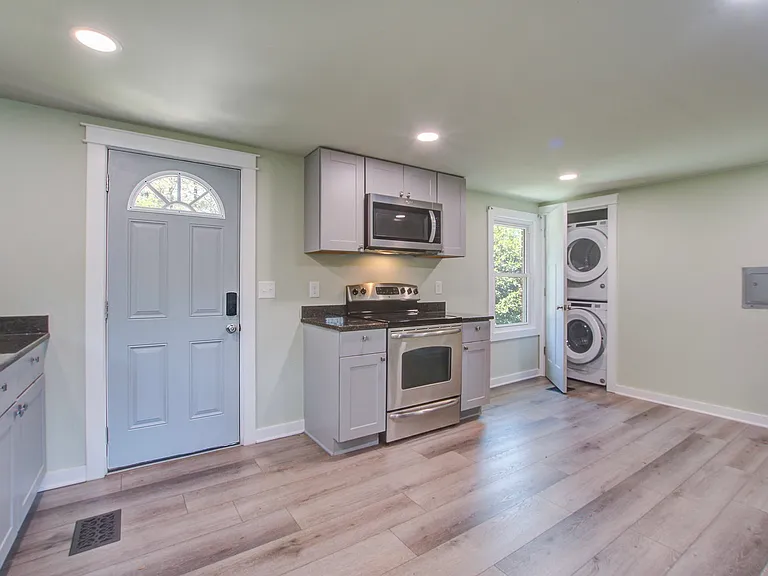 200 State Rd S #8-384 — Photo 10