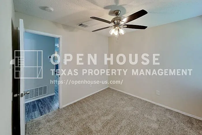 4884 Waterford Dr — Photo 12