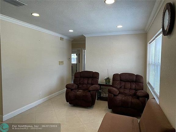 3rd image of 621 NE 61st St
