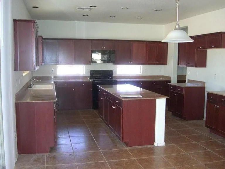 6907 S Emerald Pl — Photo 8