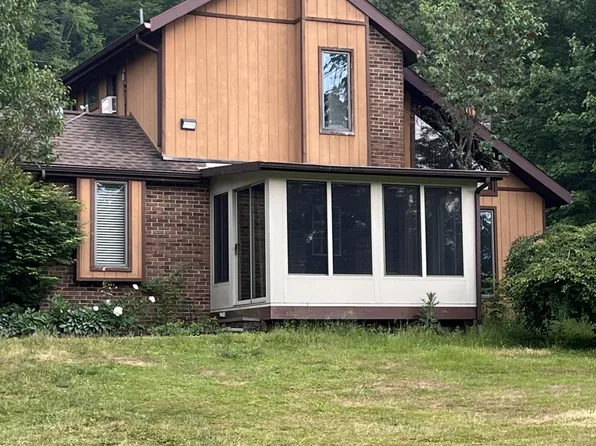 136 Watts Hill Rd, Honesdale, PA 18431
