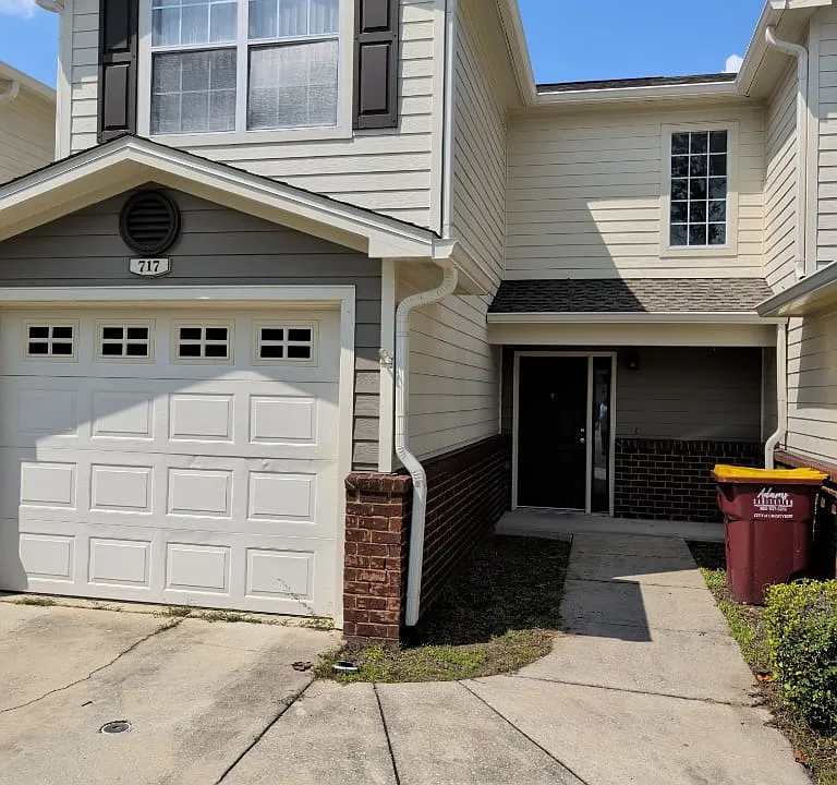 717 Majestic Dr