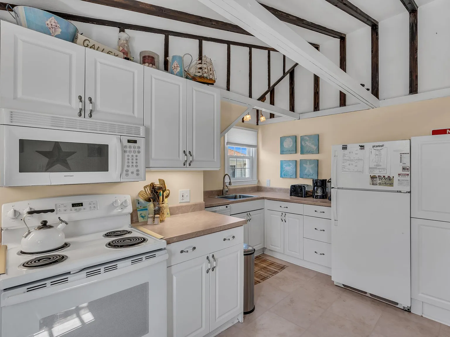 104 Washington Ave — Photo 2