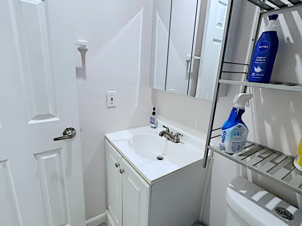 411 SE 4th Street, Dania Beach, FL 33004