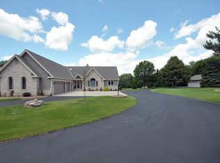 18900 W Coffee Rd, New Berlin, WI 53146