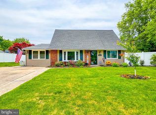 152 Terrace Rd, Levittown, PA 19056