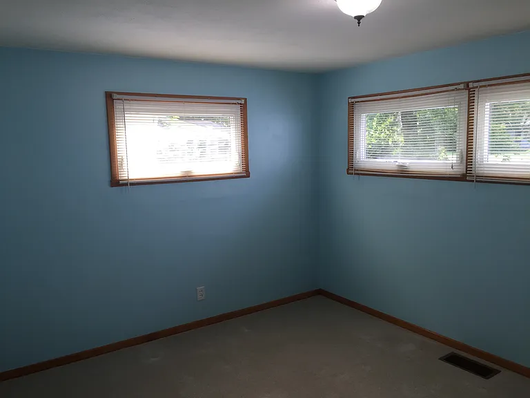 1205 W Waid Ave — Photo 10