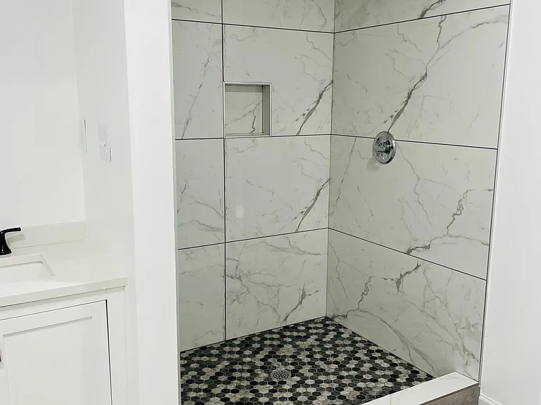 9352 Club Walk Ct — Photo 12