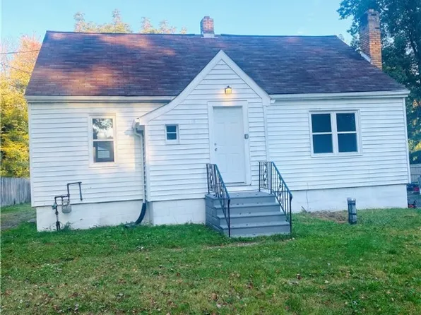 570 Ruth Ave, Leavittsburg, OH 44430