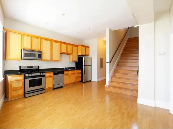 2597 Telegraph Ave APT B, Berkeley, CA 94704