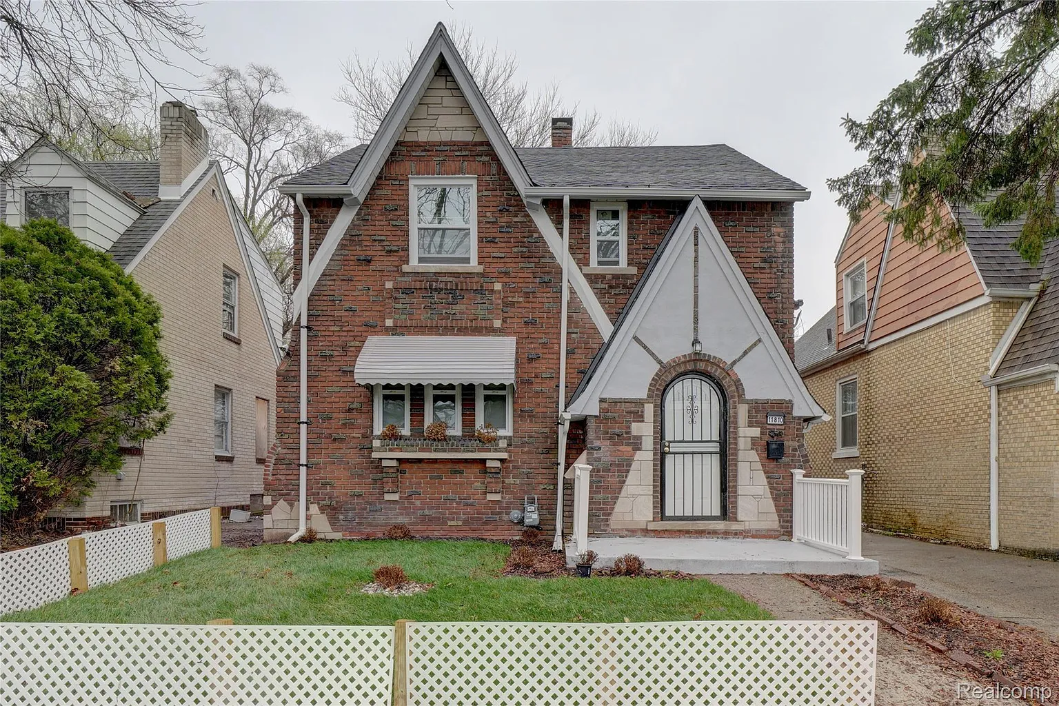 11810 Riad St photo 1