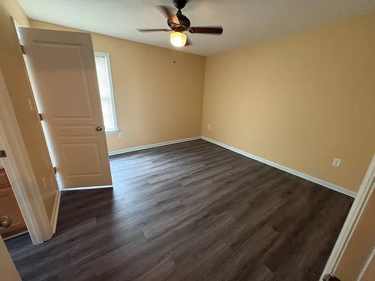 1819 Hazel Dr — Photo 5