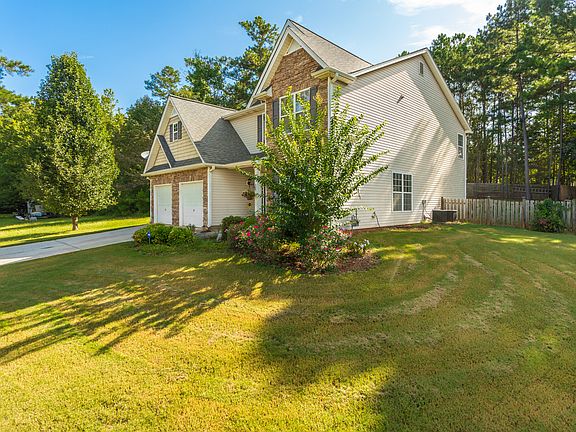 3rd image of 6680 Crest Wood Ln
