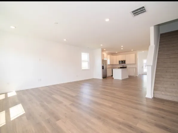 6251 Rhinecliff Dr, Whitestown, IN 46075