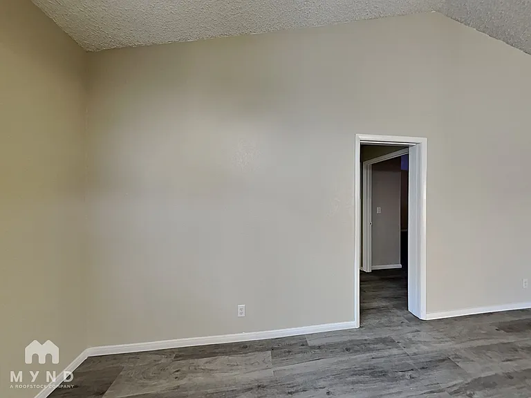 5825 Goodsprings Ct — Photo 12