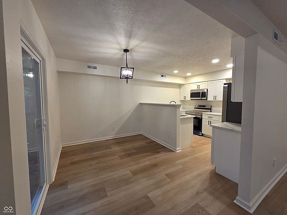 5th image of 4926 Pembridge Dr