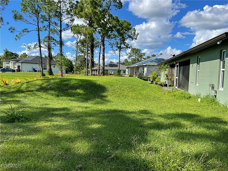 1114 Circle Dr — Photo 16
