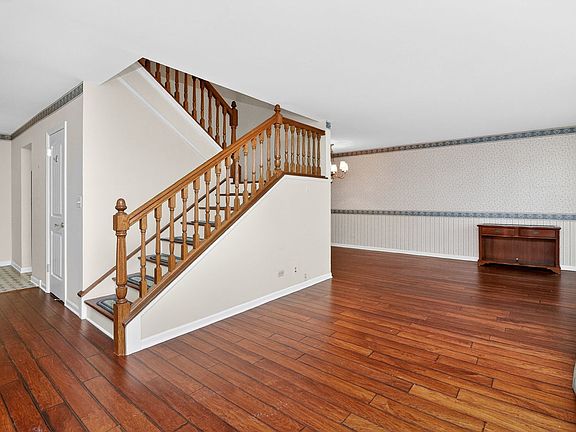 4th image of 907 Curtiss St APT 407